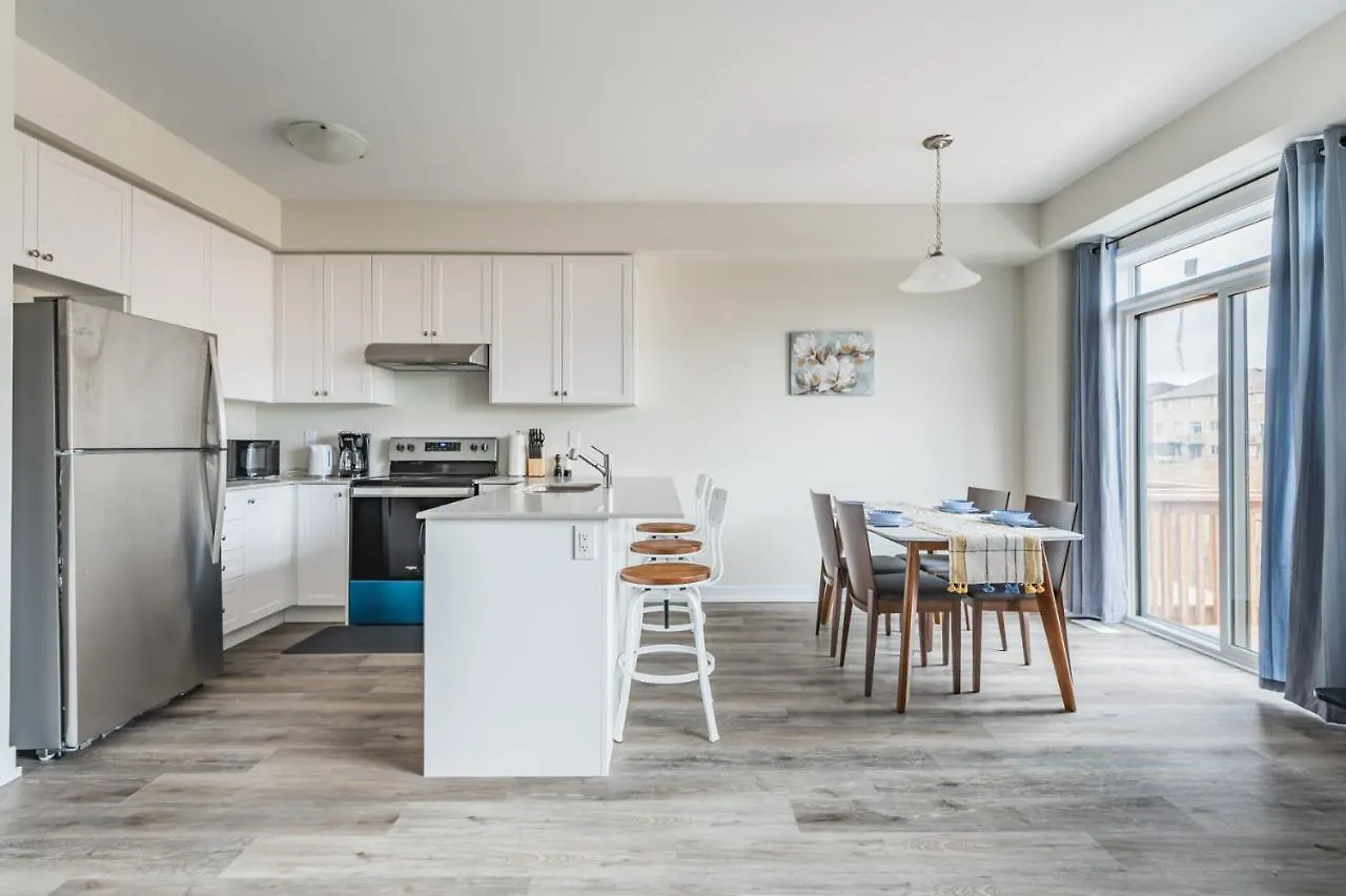 Casa vacanze Luxury Townhouse Close To Fairview Casino In Niagara Falls Villa Canada
