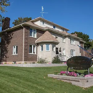 Butterfly Manor לינה וארוחת בוקר