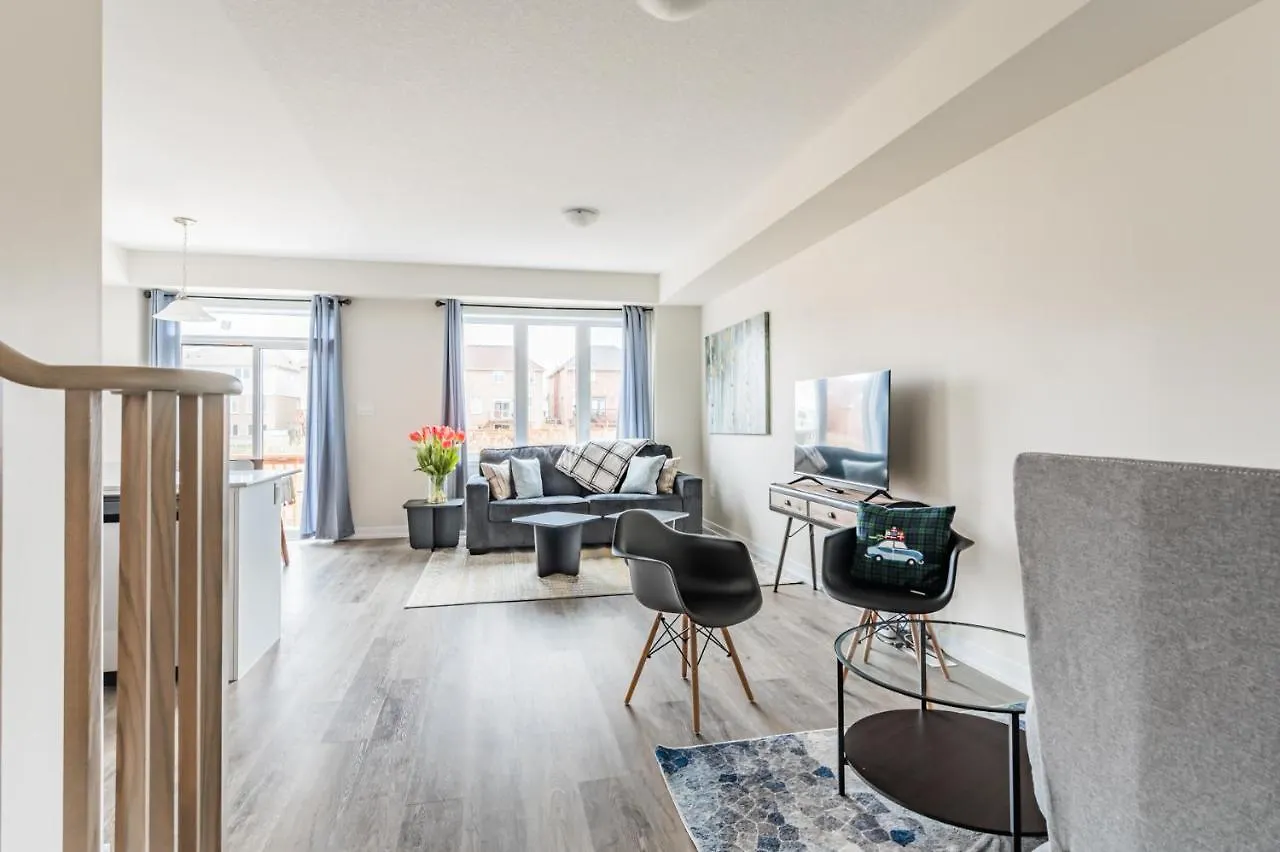 Holiday home Luxury Townhouse Close To Fairview Casino In Niagara Falls Villa