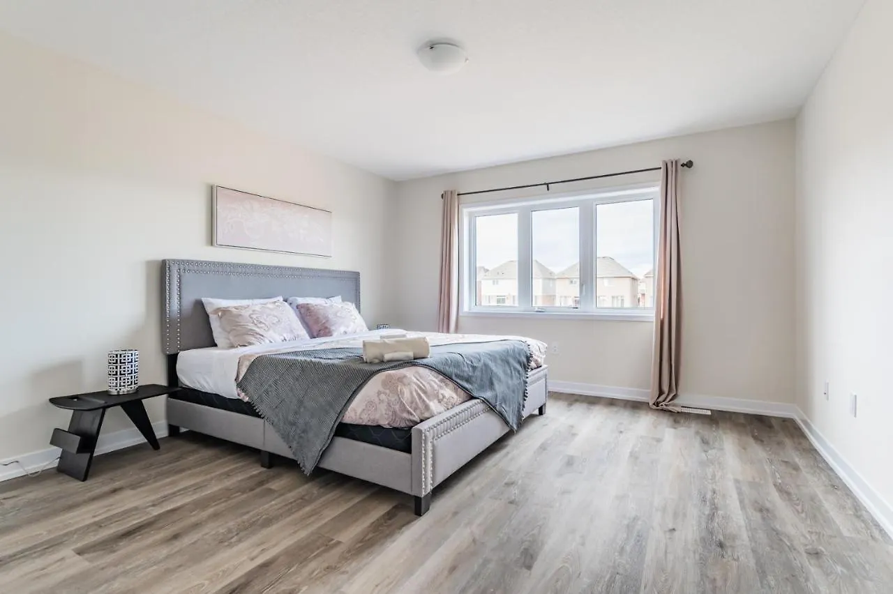 Luxury Townhouse Close To Fairview Casino In Niagara Falls Villa