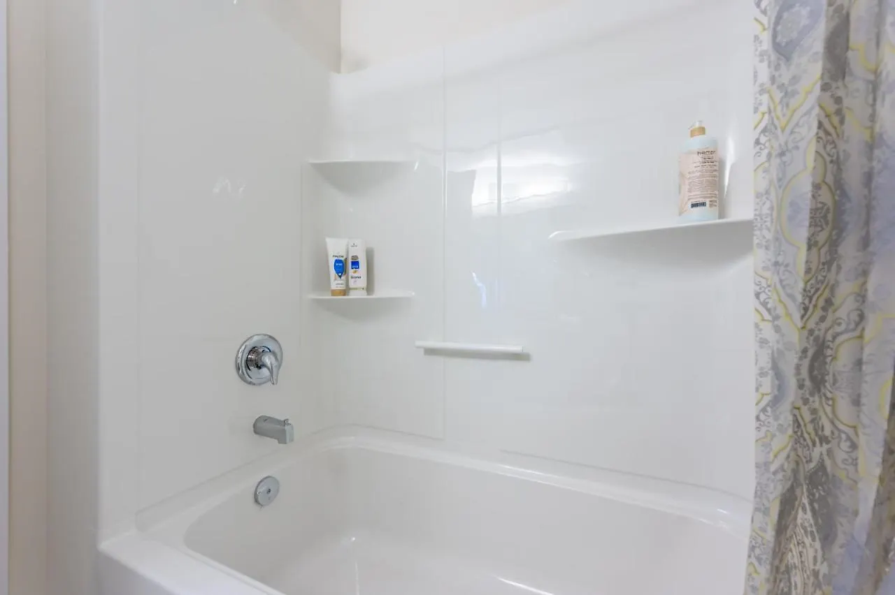 Luxury Townhouse Close To Fairview Casino In Niagara Falls Villa