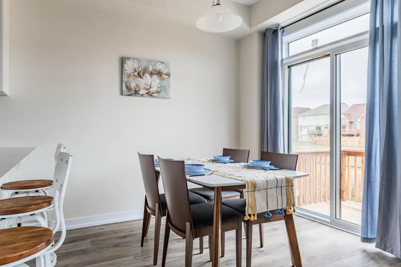 Holiday home Luxury Townhouse Close To Fairview Casino In Niagara Falls Villa