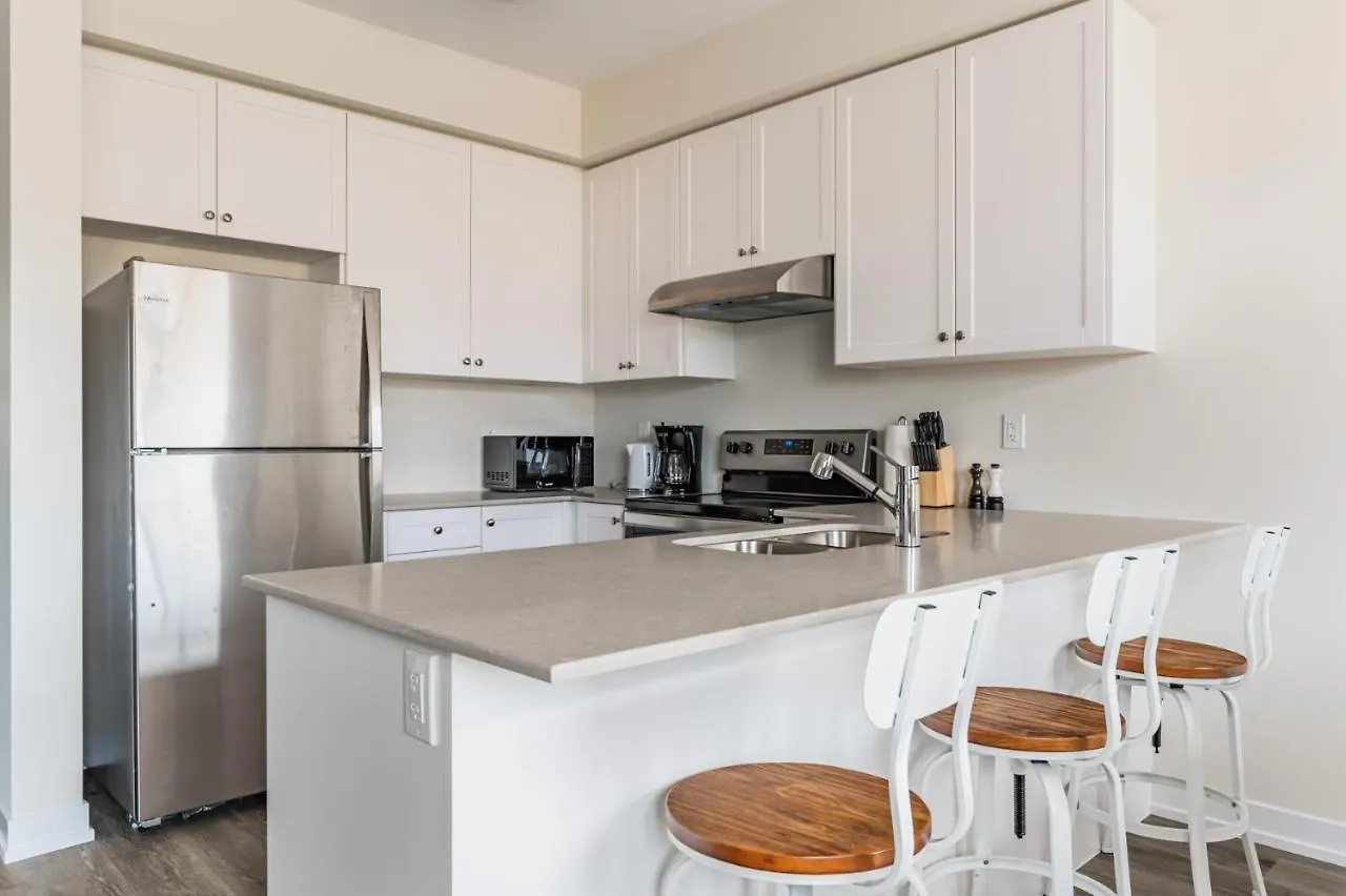 Luxury Townhouse Close To Fairview Casino In Niagara Falls Villa