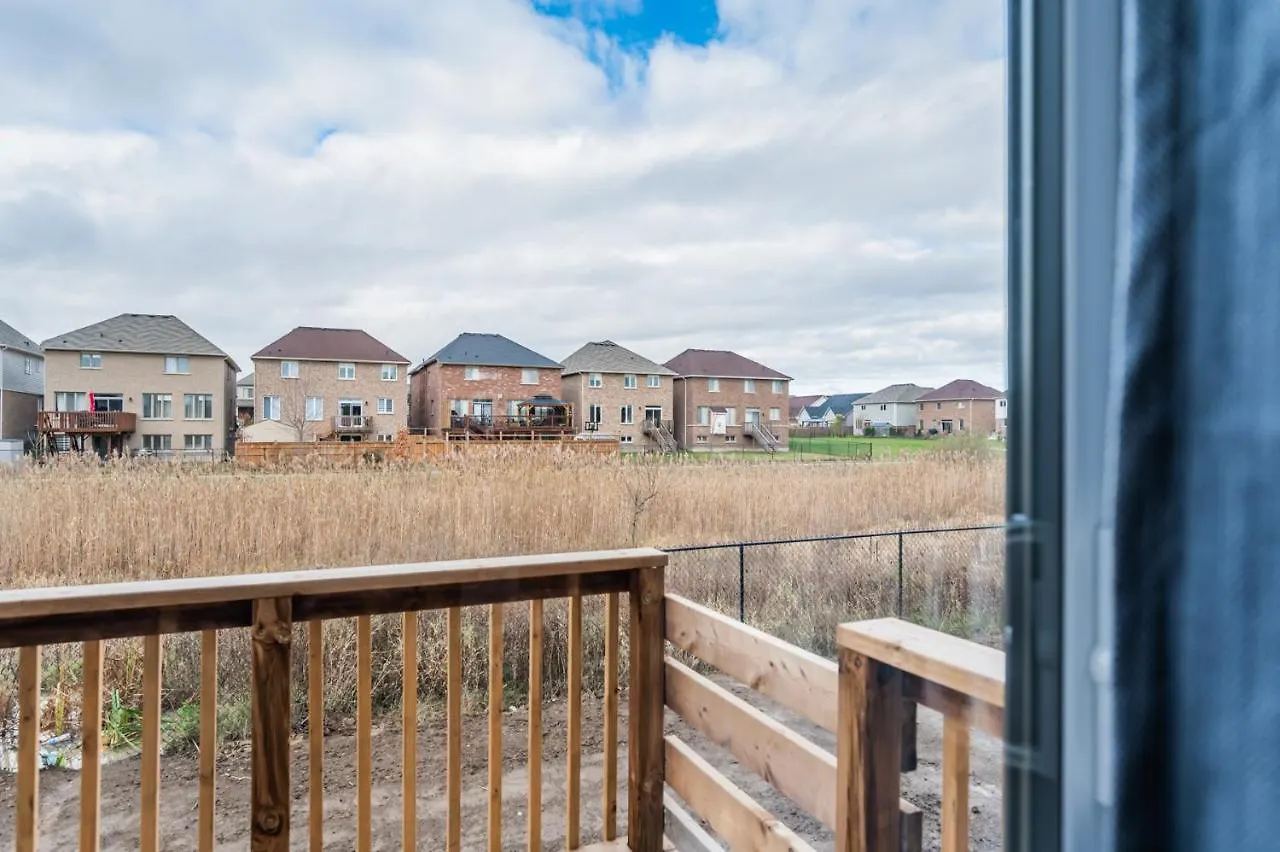 Holiday home Luxury Townhouse Close To Fairview Casino In Niagara Falls Villa Canada