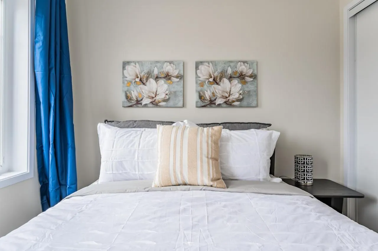 Holiday home Luxury Townhouse Close To Fairview Casino In Niagara Falls Villa Canada