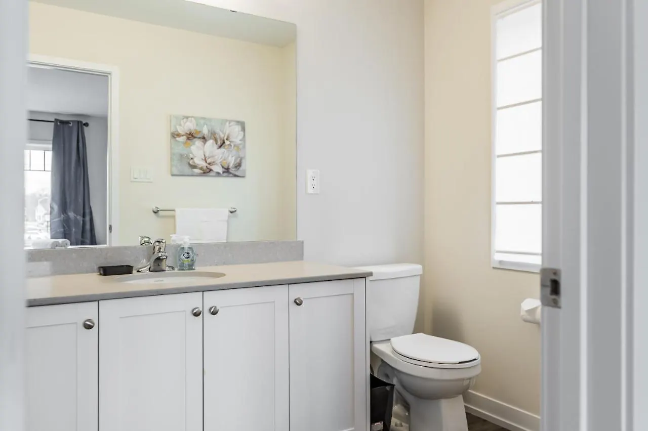 Luxury Townhouse Close To Fairview Casino In Niagara Falls Villa Canada