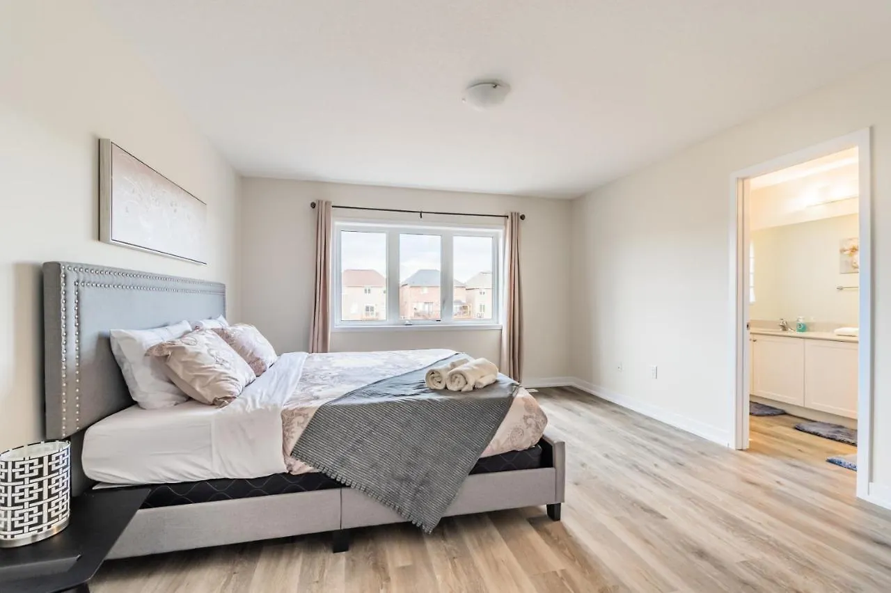 Luxury Townhouse Close To Fairview Casino In Niagara Falls Villa