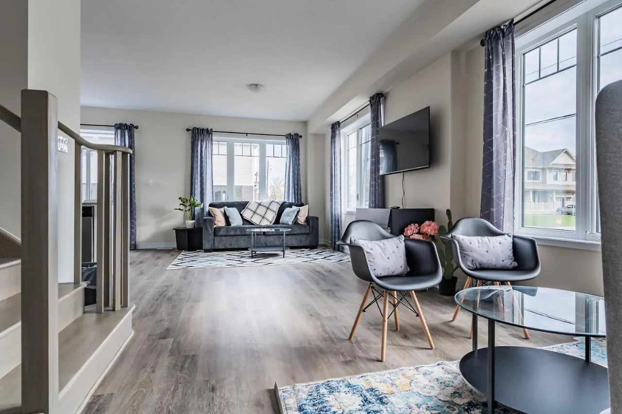 Luxury Townhouse Close To Fairview Casino In Niagara Falls Villa