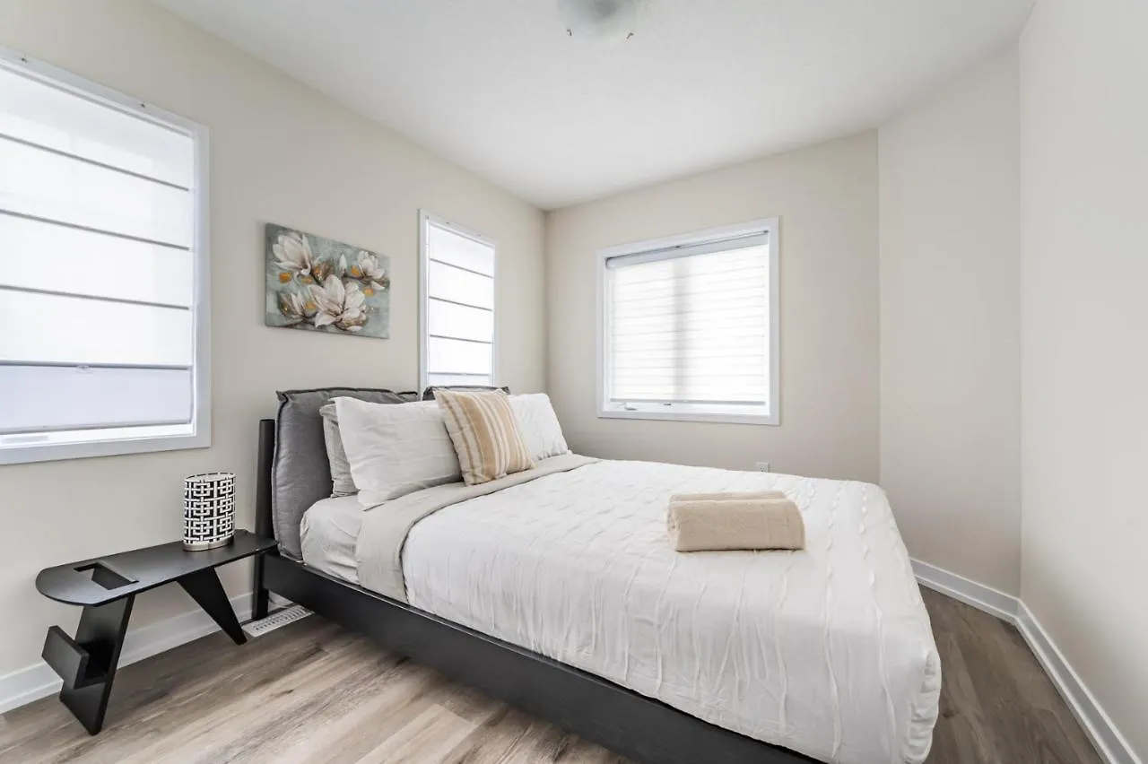 Luxury Townhouse Close To Fairview Casino In Niagara Falls Villa Holiday home
