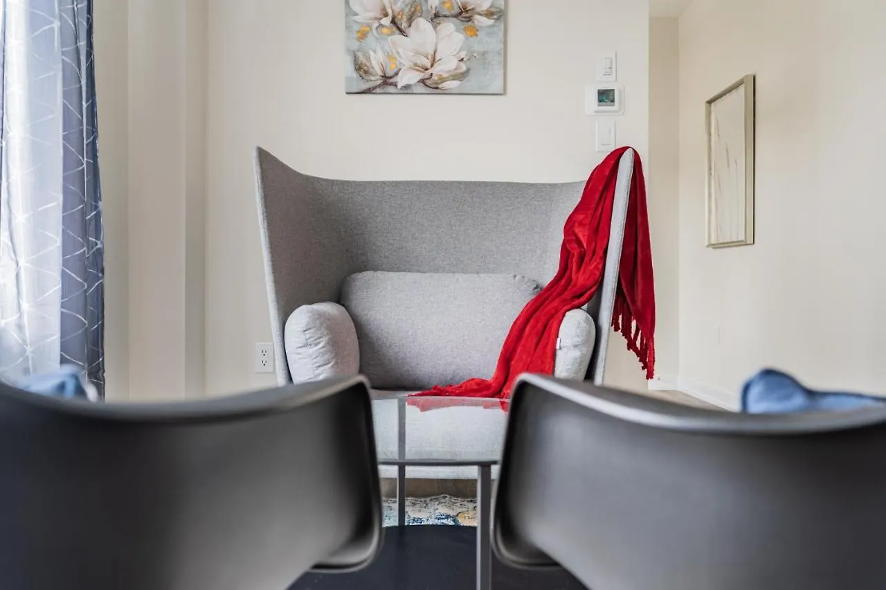 Luxury Townhouse Close To Fairview Casino In Niagara Falls Villa